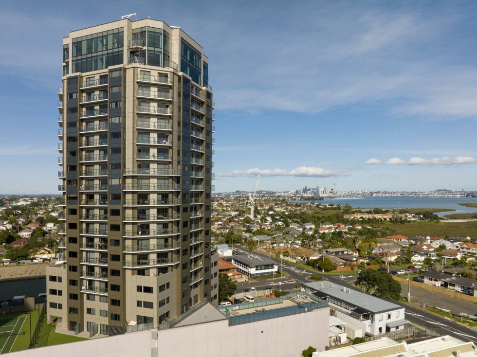 Symonite Projects The Spencer on Byron Reclad