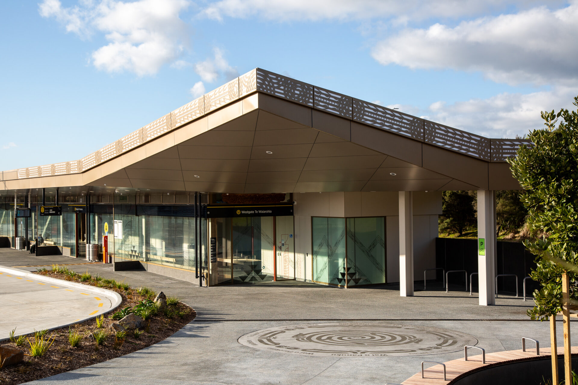 The Pā University of Waikato - Symonite Panels